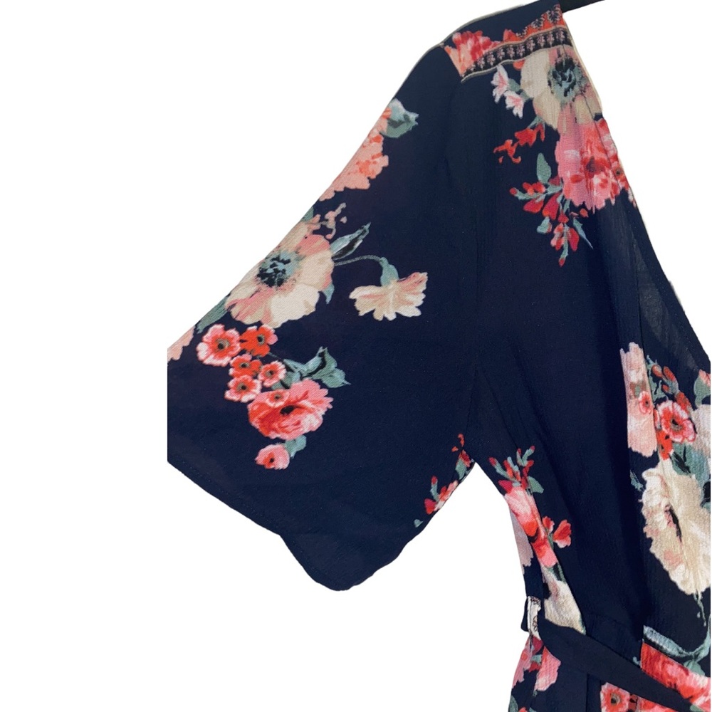Juniors/women’s floral romper by three pink hearts 💕 super cute, large - Picture 5 of 7